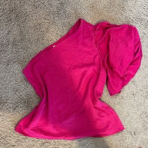 Tyche Fuchsia Short Sleeve Women's Top